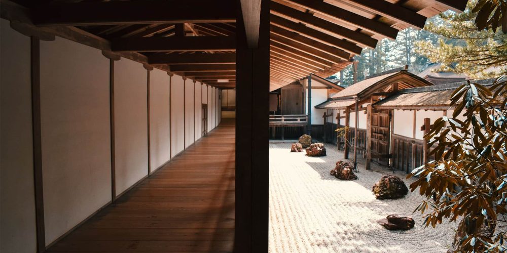 Harmonie extérieure : Créer un jardin zen avec une rénovation extérieure